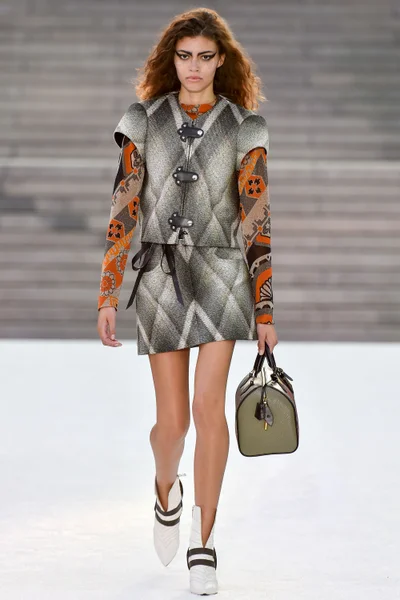 Look 26